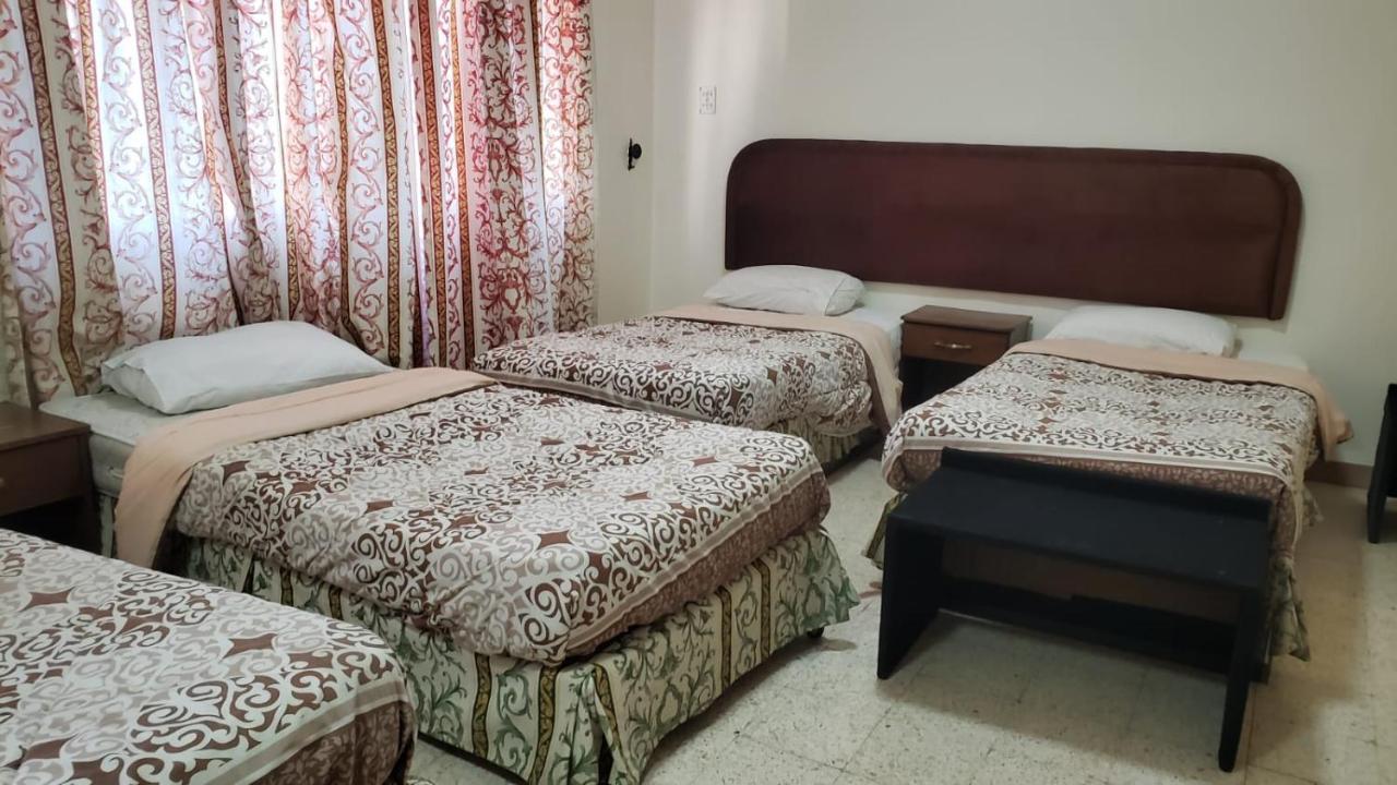 Student House Hostel Madaba Exterior foto